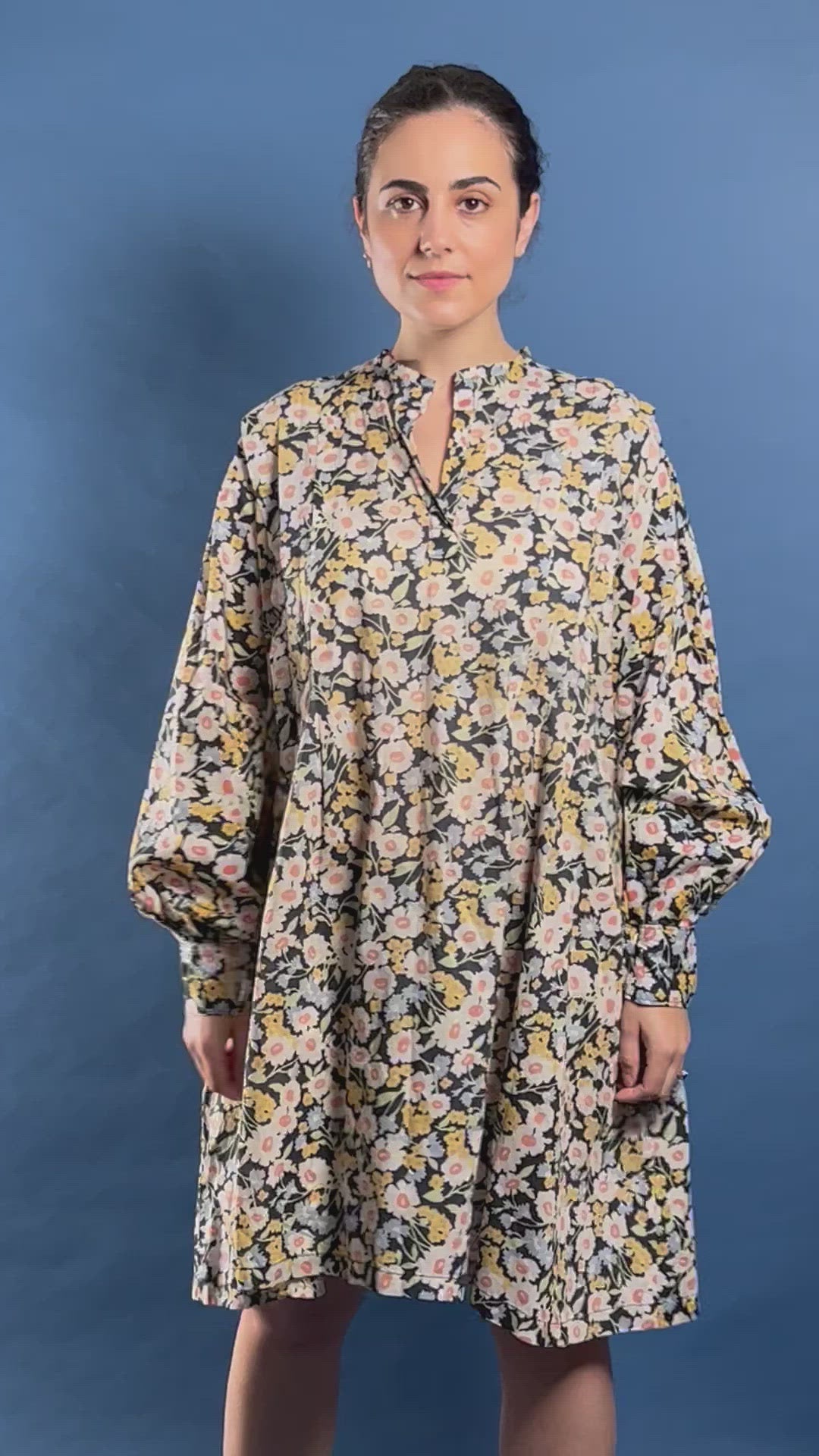 Vintage 1970s Kaftan Shirtdress w/ Floral Pattern