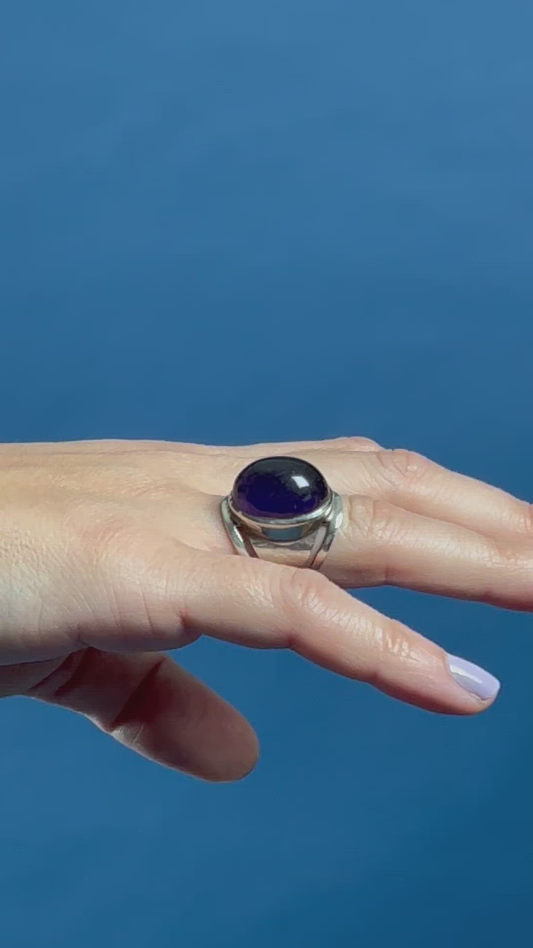 Vintage 1970s Boho Style Amethyst Silver Ring