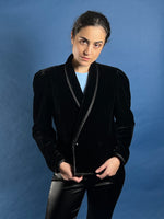 Load image into Gallery viewer, Vintage 1980s Oscar De La Renta Miss O Velvet Black Blazer
