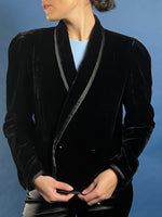 Load image into Gallery viewer, Vintage 1980s Oscar De La Renta Miss O Velvet Black Blazer
