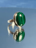 Load image into Gallery viewer, Vintage 1970s Silver Set Ring and Necklace with Green and White Agate
