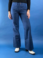 Load image into Gallery viewer, Vintage 1970s LEVI&#39;s BIG E White Label Flare Jeans
