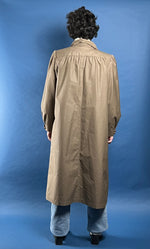 Load image into Gallery viewer, Vintage 1980s London Fog Trench Coat w/ Liner
