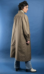 Load image into Gallery viewer, Vintage 1980s London Fog Trench Coat w/ Liner
