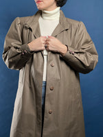 Load image into Gallery viewer, Vintage 1980s London Fog Trench Coat w/ Liner
