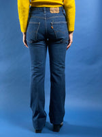 Load image into Gallery viewer, Vintage 1970s Orange Tab Dark Wash Bootcut LEVI&#39;S Jeans
