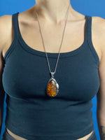 Load image into Gallery viewer, Vintage 1970s Native American Amber / Silver Necklace
