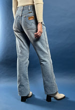 Load image into Gallery viewer, Vintage 1970s WRANGLER Light Wash Bootcut Jeans
