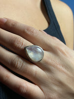 Load image into Gallery viewer, Vintage 1970s Silver Opalite / Moonstone Ring
