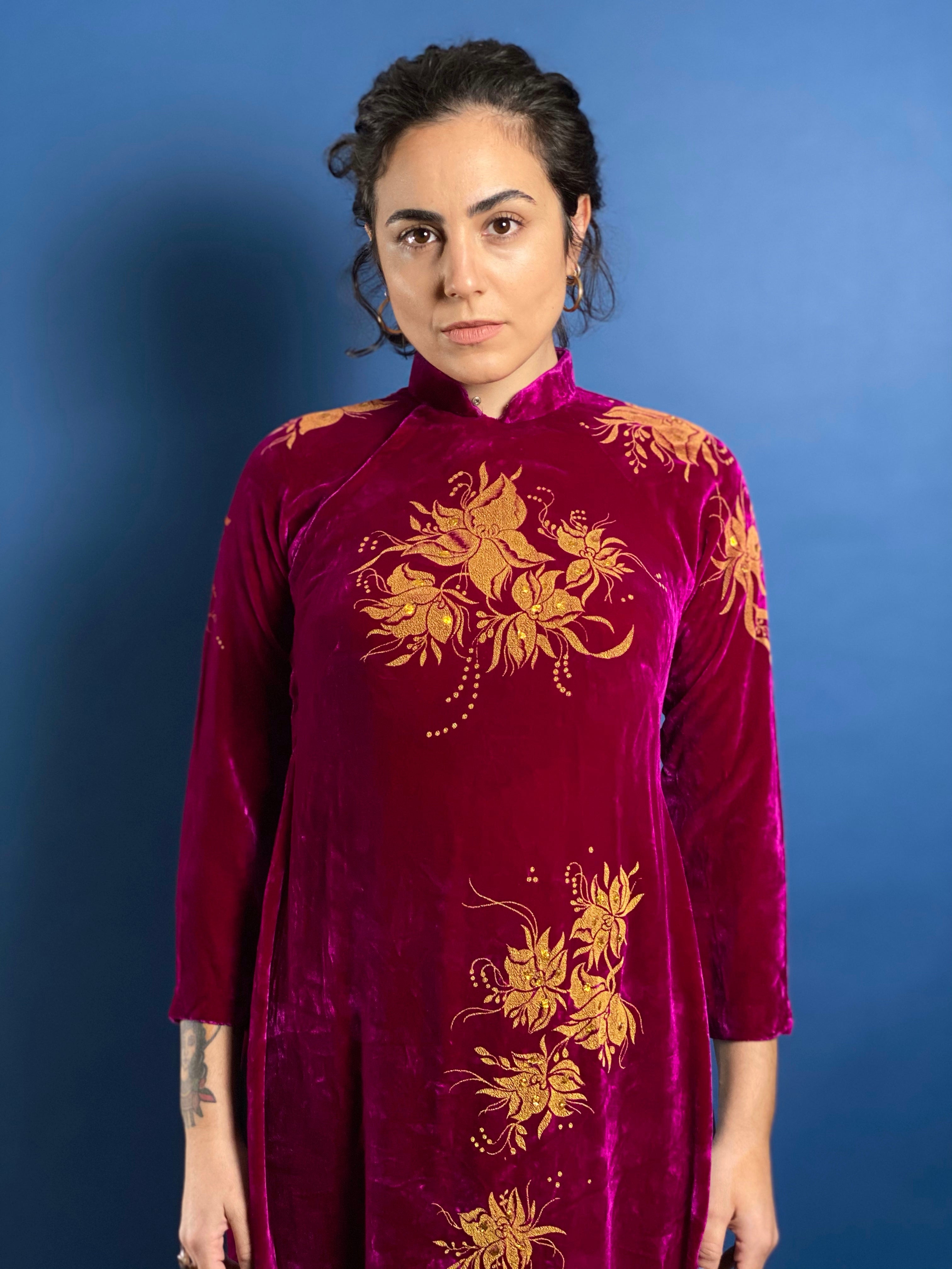 Vintage Early 1970s Silk Velvet Vietnamese áo dài Top/Dress