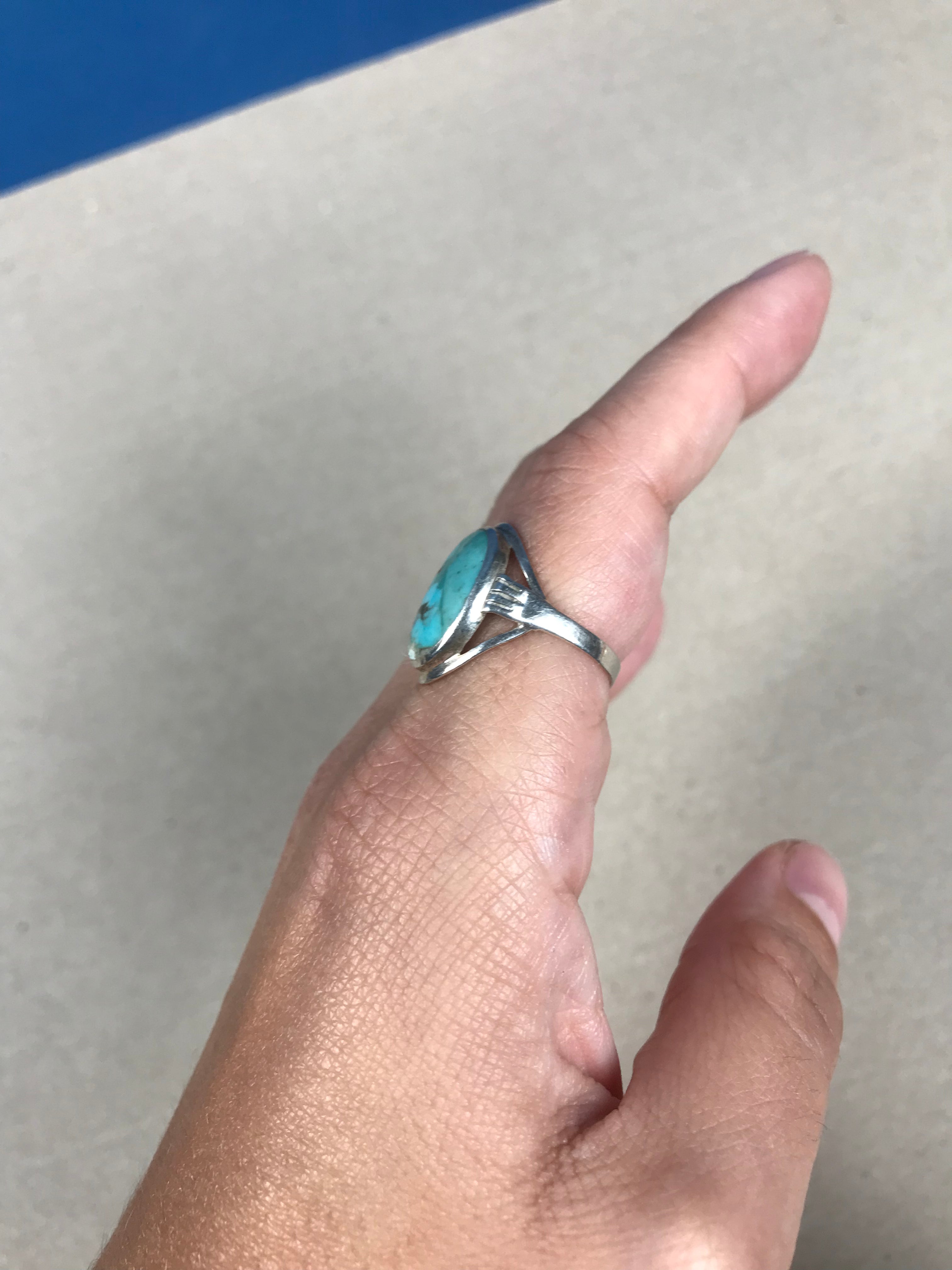 Vintage 1970s Silver Blue Apatite Ring