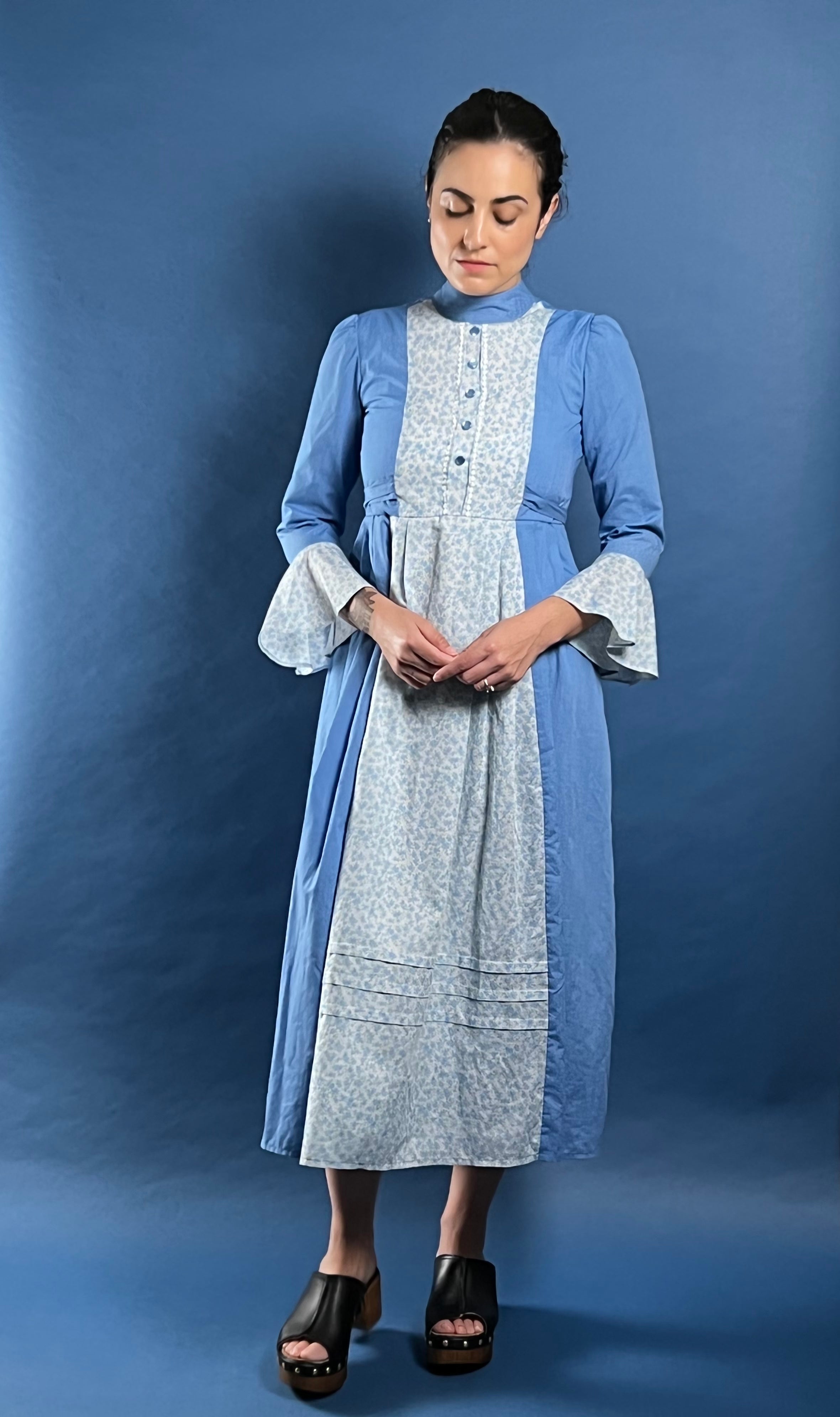 Vintage 1960s Prairie Cottagecore Midi Dress w/ Floral Pattern