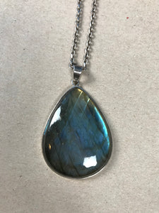 Vintage 1970s Silver Teardrop Shape Pendant w/ Labradorite Stone