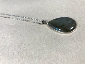 Vintage 1970s Silver Teardrop Shape Pendant w/ Labradorite Stone