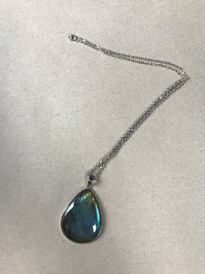 Vintage 1970s Silver Teardrop Shape Pendant w/ Labradorite Stone