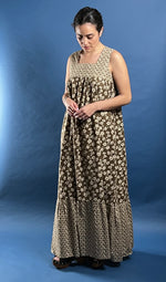 Load image into Gallery viewer, Vintage 1970s Prairie Cottagecore Maxi Floral Dress
