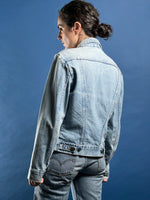 Load image into Gallery viewer, Vintage 1990s Light Wash Denim Wrangler Jacket
