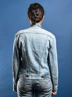 Load image into Gallery viewer, Vintage 1990s Light Wash Denim Wrangler Jacket
