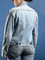 Load image into Gallery viewer, Vintage 1990s Light Wash Denim Wrangler Jacket
