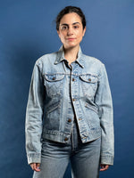 Load image into Gallery viewer, Vintage 1990s Light Wash Denim Wrangler Jacket
