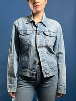 Load image into Gallery viewer, Vintage 1990s Light Wash Denim Wrangler Jacket
