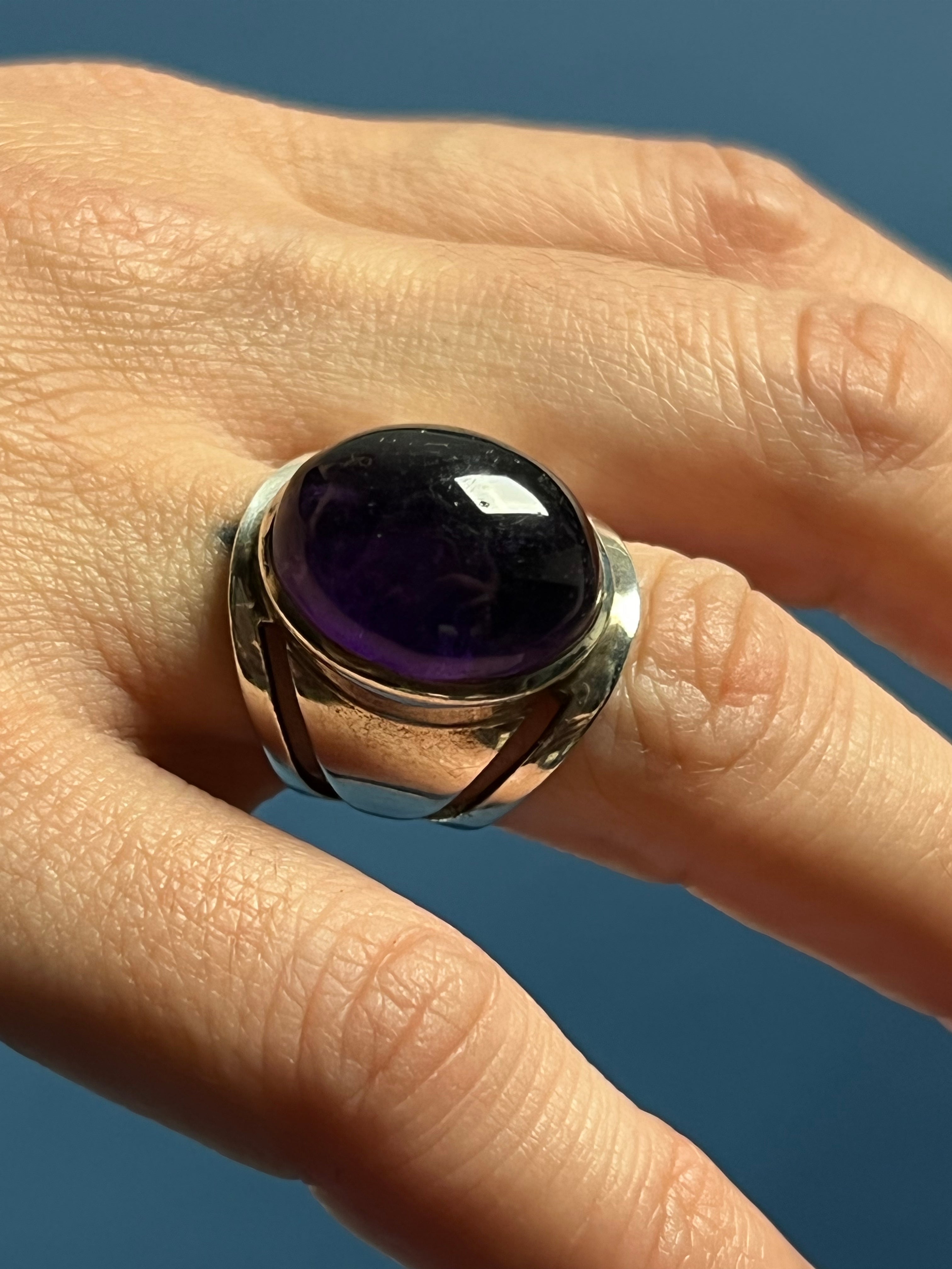 Vintage 1970s Boho Style Amethyst Silver Ring