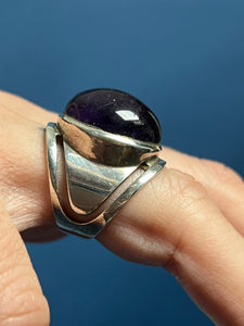 Vintage 1970s Boho Style Amethyst Silver Ring