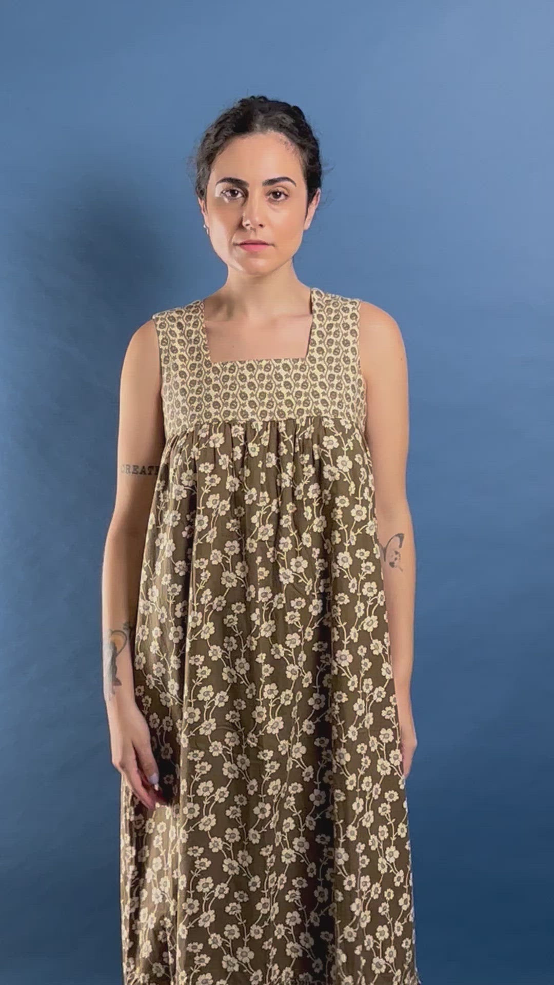 Vintage 1970s Prairie Cottagecore Maxi Floral Dress